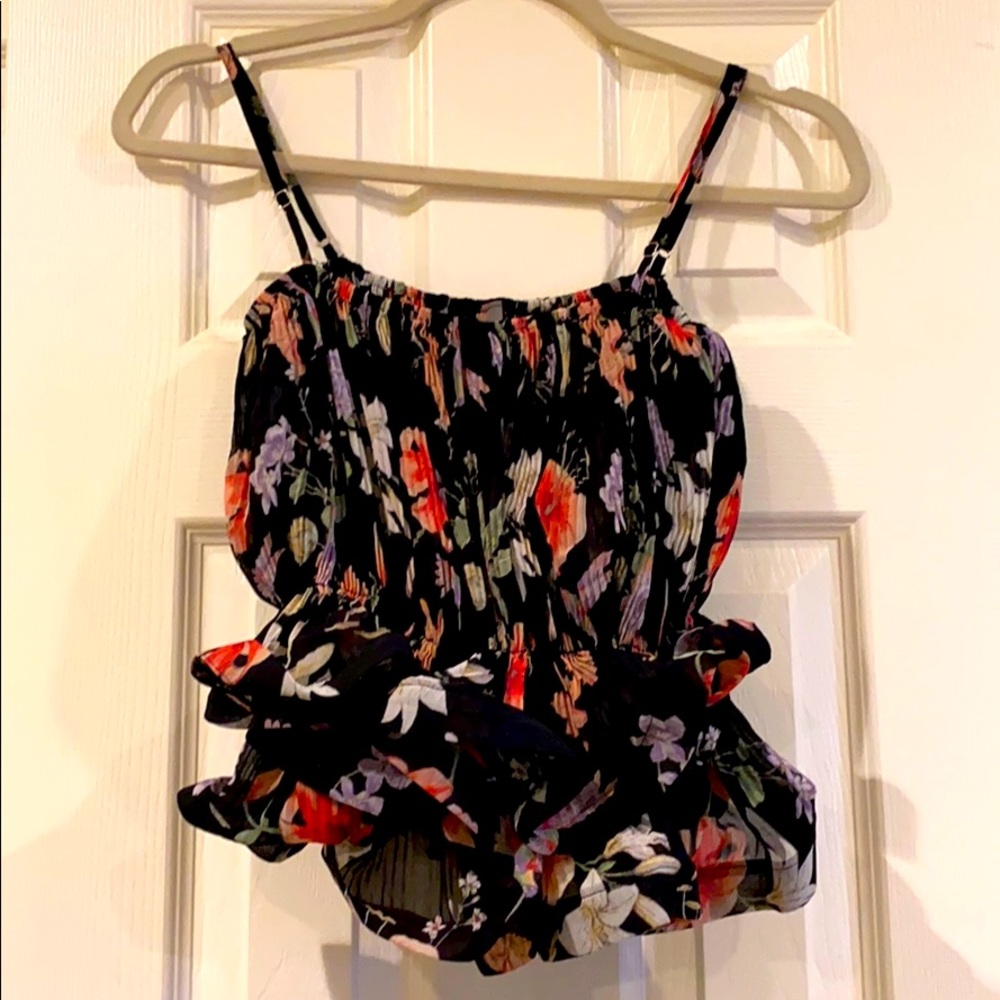 Cute and elegant adjustable traps blouse!
